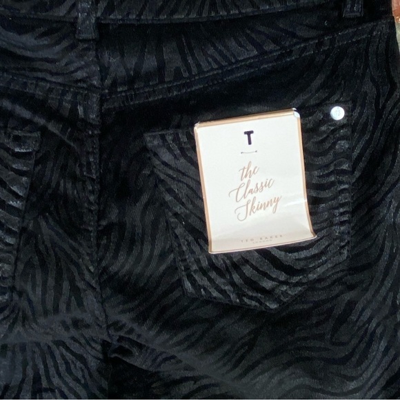Ted Baker London Debra Zebra Skinny Jeans in Velvet Black NWT Size 27 - Picture 4 of 13